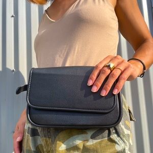 ✨Urban-outfitters  Black Leather Fanny Pack/ Belt Purse ✨